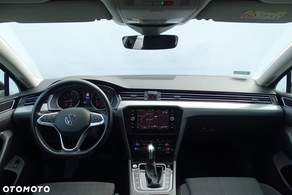 Volkswagen Passat - 32