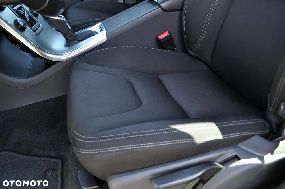 Volvo XC 60 D3 Drive-E Momentum - 22