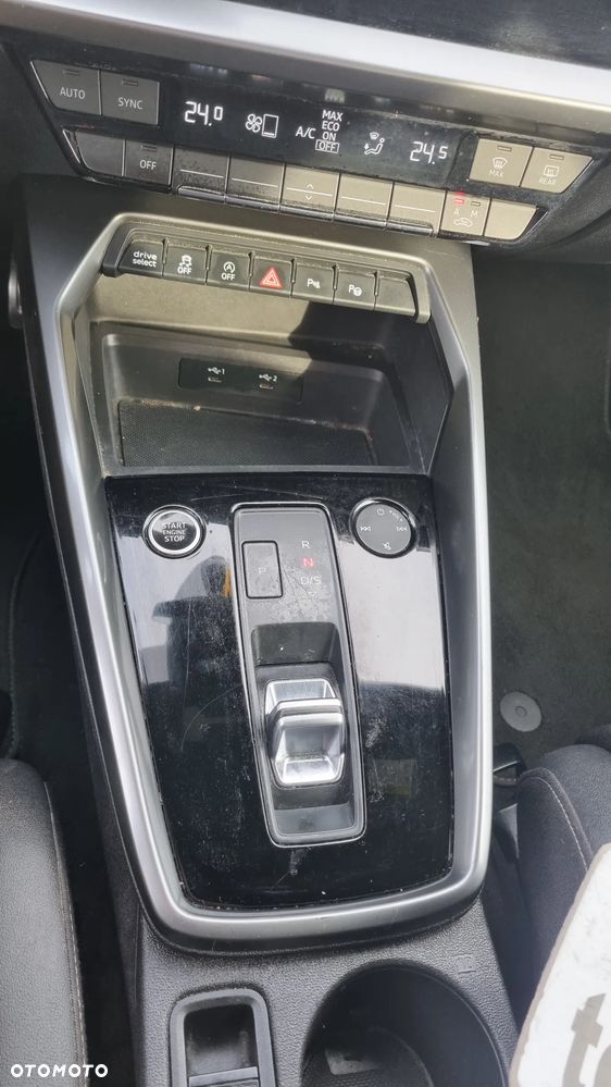 Audi A3 Sportback 2.0 TDI (clean diesel) S tronic S line Sportpaket - 36