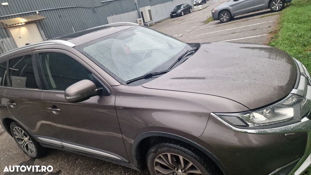 Mitsubishi Outlander 2.2 Litre DI-D AWD Instyle - 4
