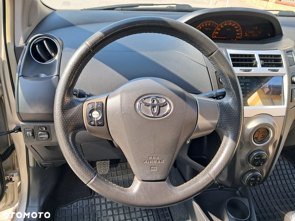 Toyota Yaris 1.33 Sol - 14