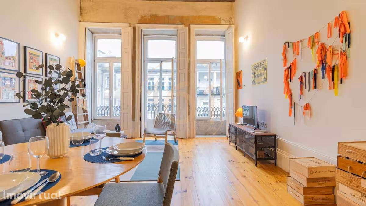 Loft com mezzanino na Ribeira do Porto - Grande imagem: 2/25