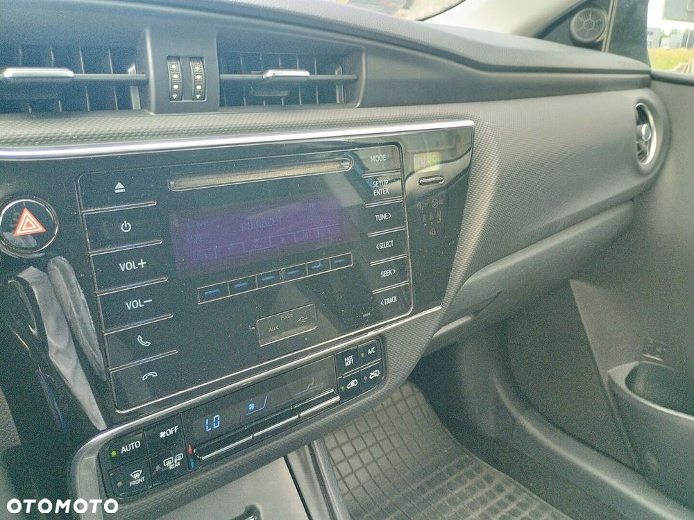 Toyota Auris - 18