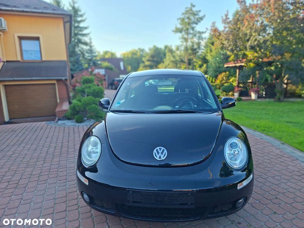 Volkswagen New Beetle - 2