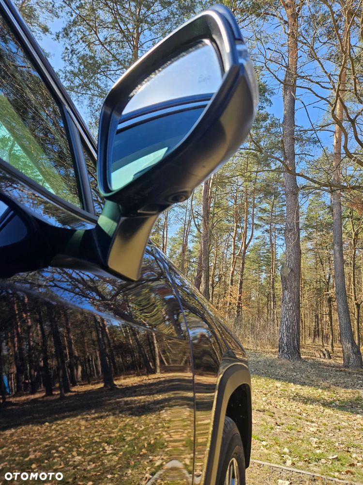 Toyota RAV4 2.5 Hybrid Black Edition by JBL 4x4 - 7