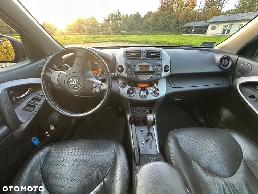 Toyota RAV4 2.0 VVT-i Sol - 8