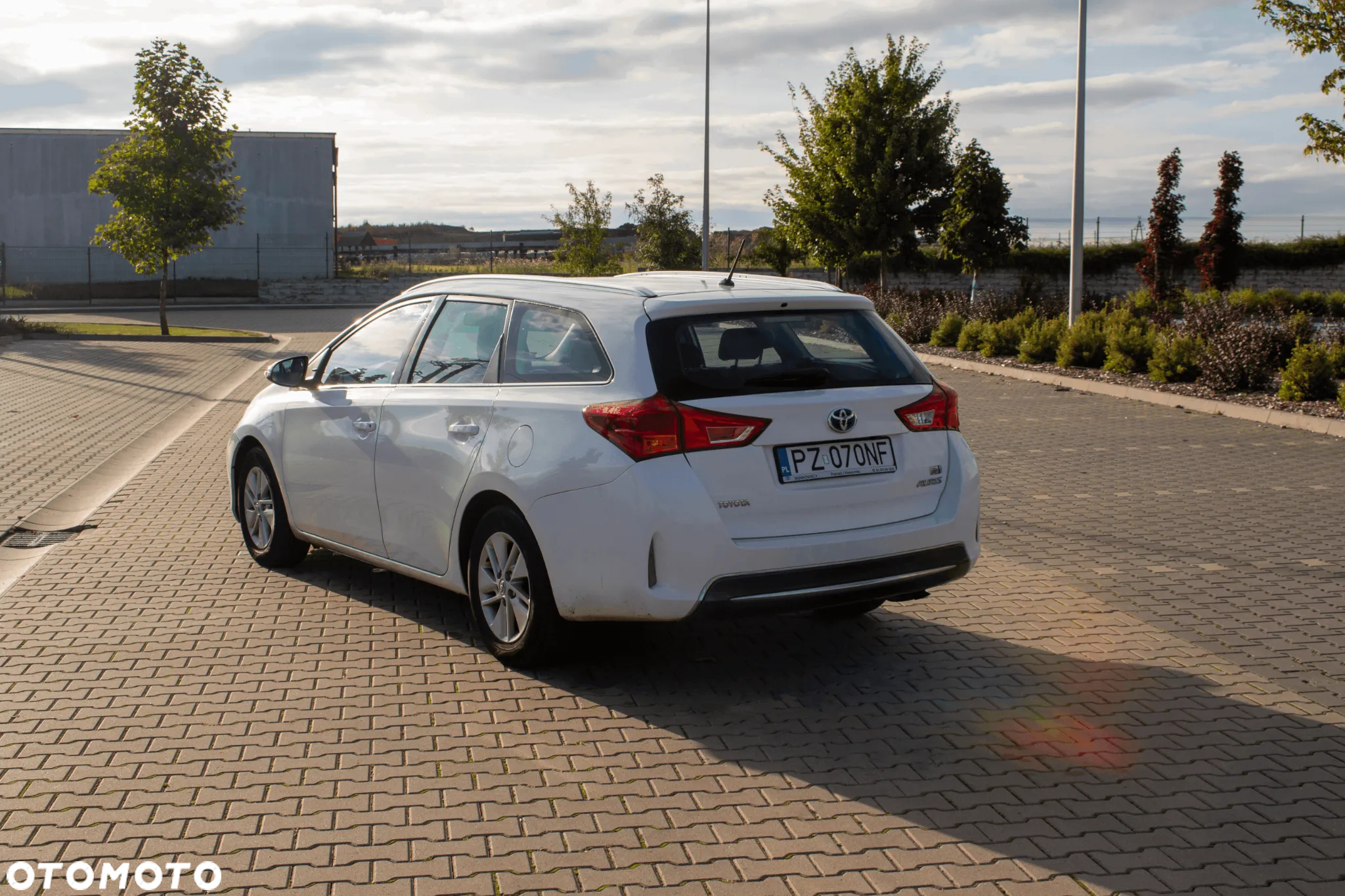 Toyota Auris 1.8 HSD Luna - 2