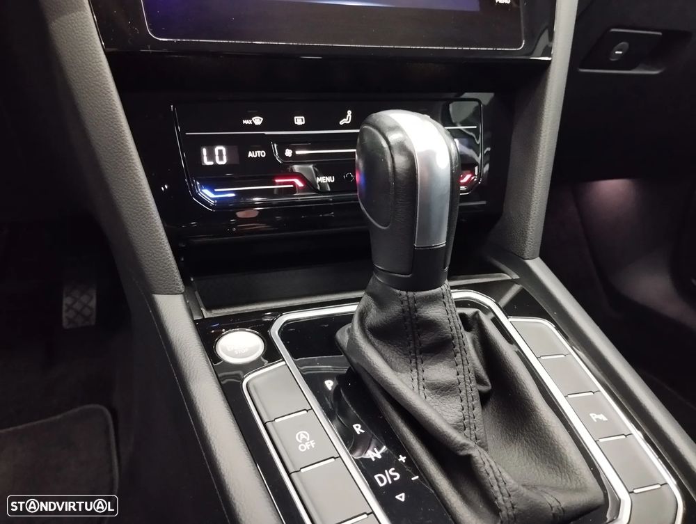 VW Passat Variant 2.0 TDI Business DSG - 34