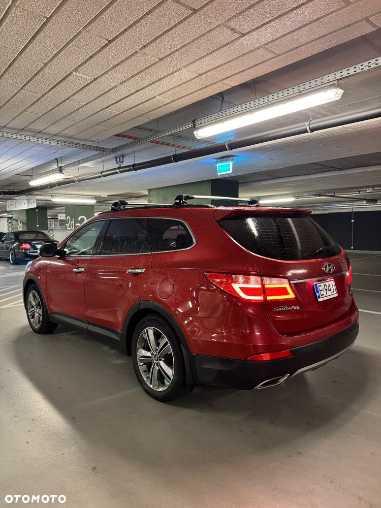 Hyundai Grand Santa Fe - 8