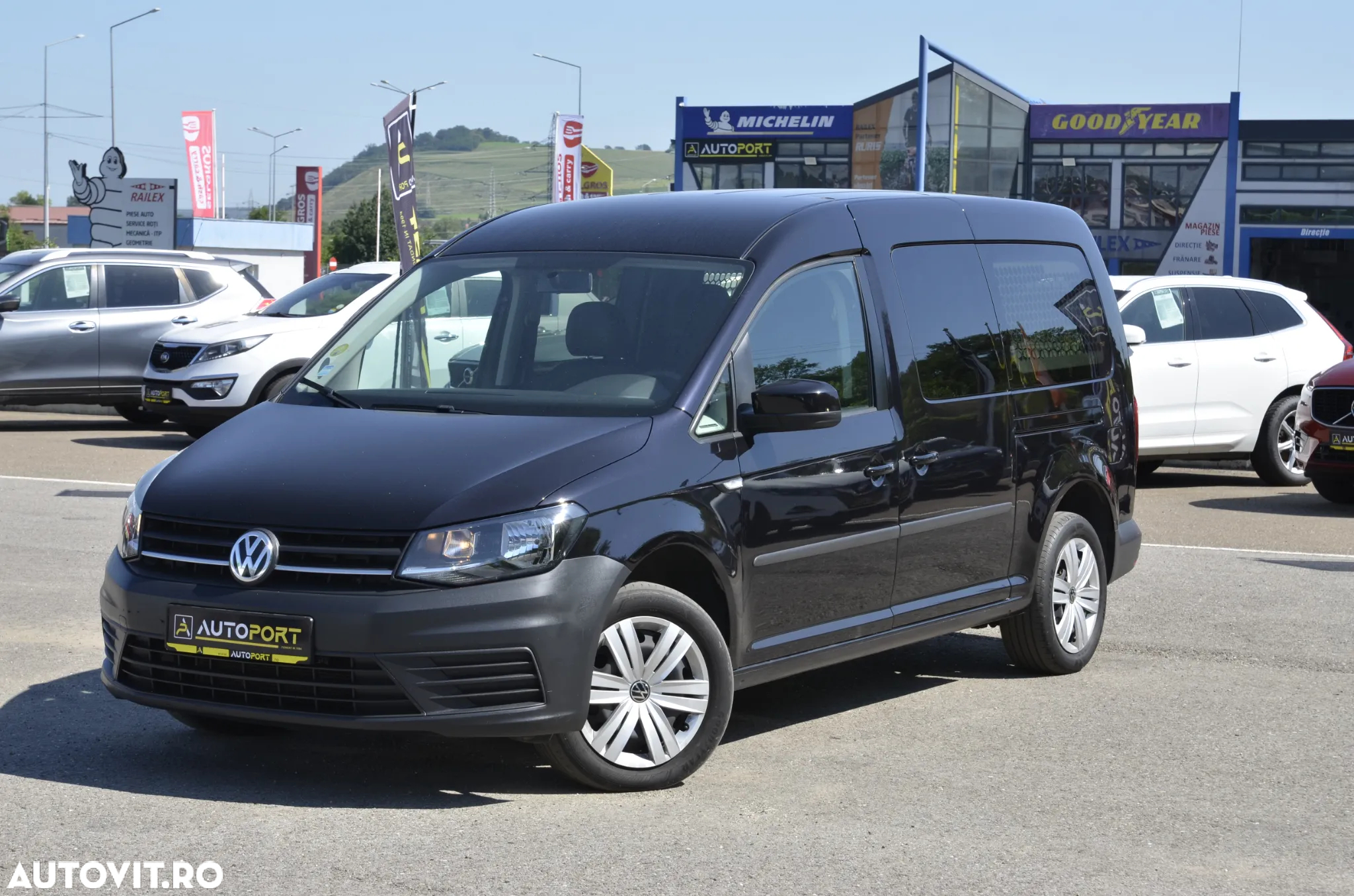 Volkswagen Caddy Maxi 2.0 TDI 90 kW DSG - 2