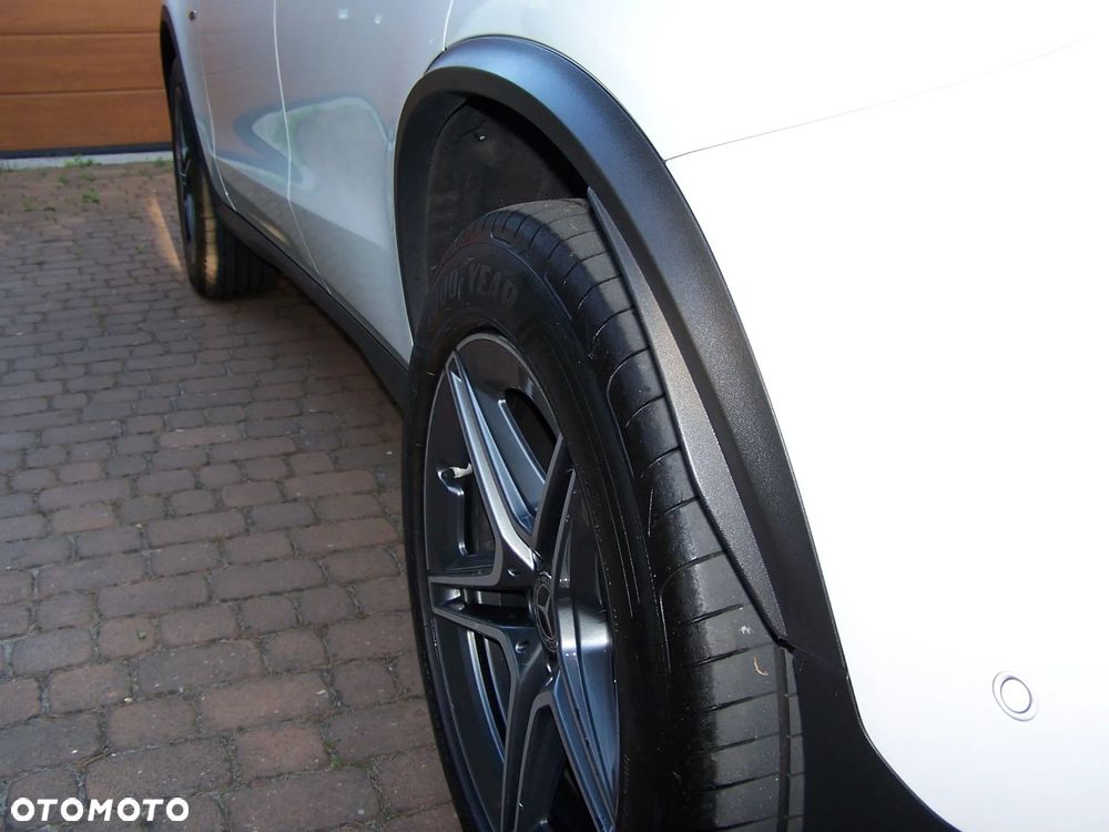Mercedes-Benz GLC 220 d 4Matic 9G-TRONIC AMG Line - 22