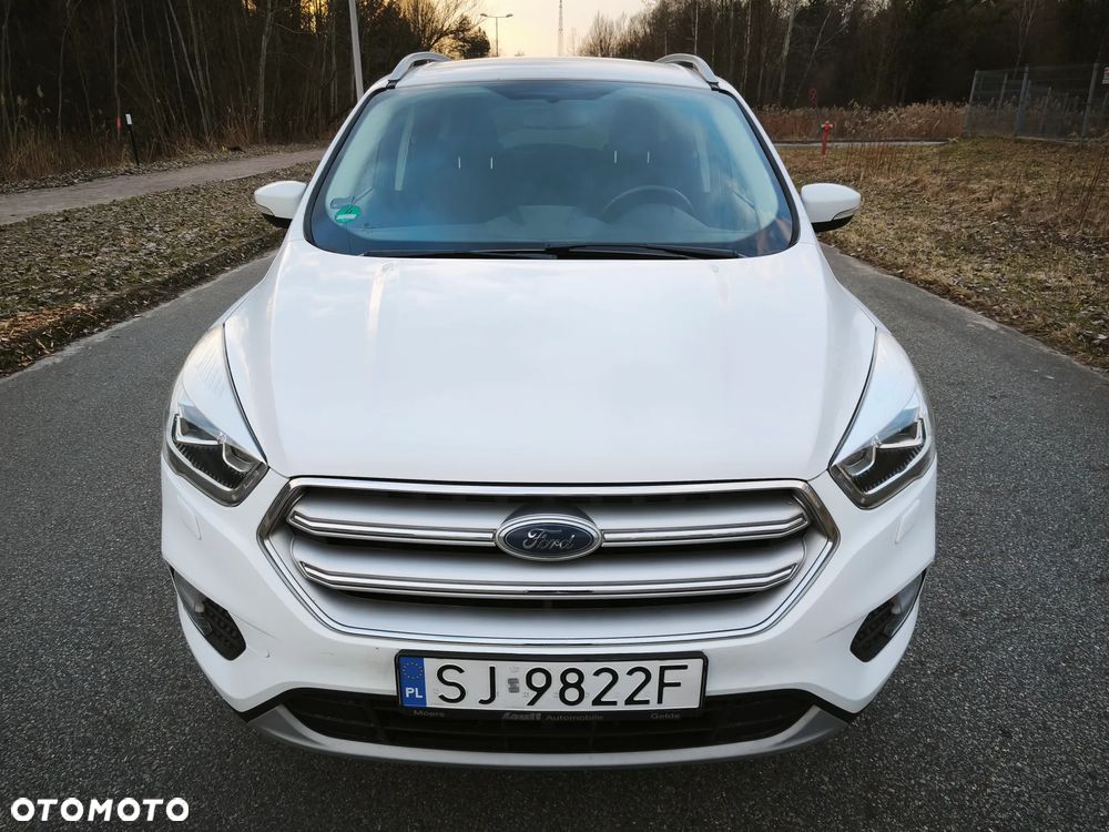 Ford Kuga 1.5 EcoBoost 2x4 Titanium - 4