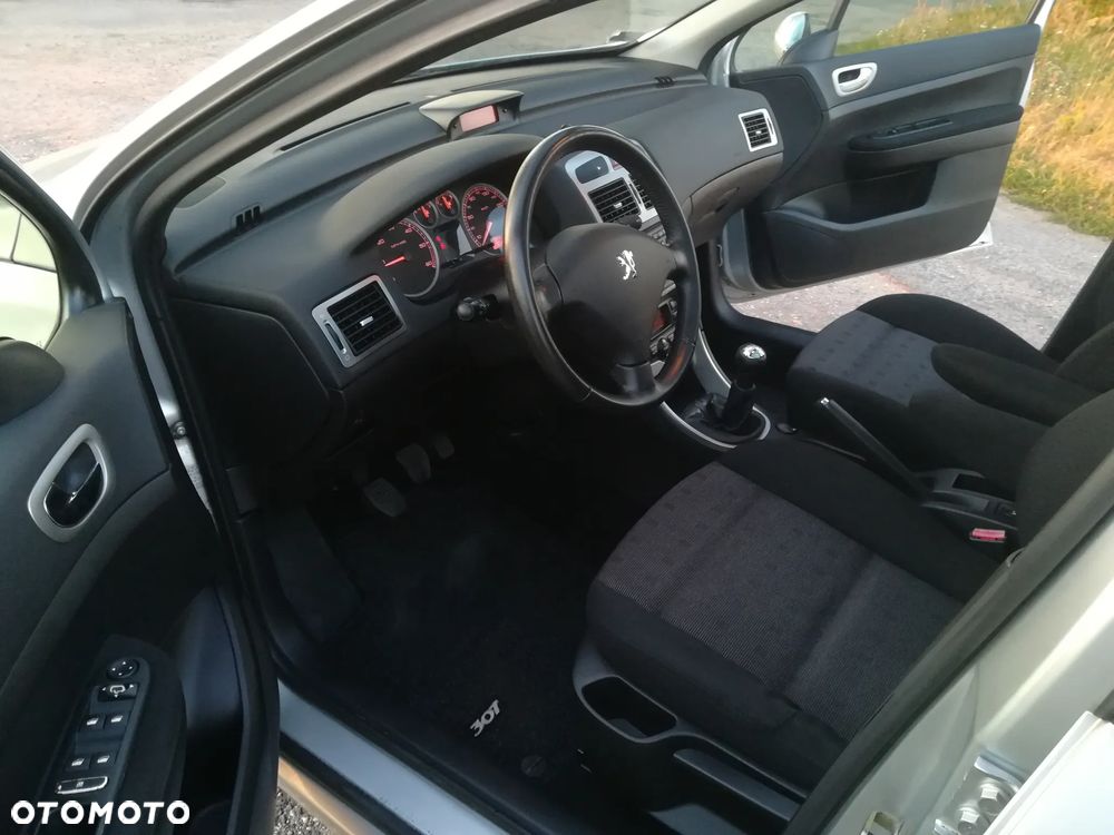 Peugeot 307 HDi 110 Premium - 9