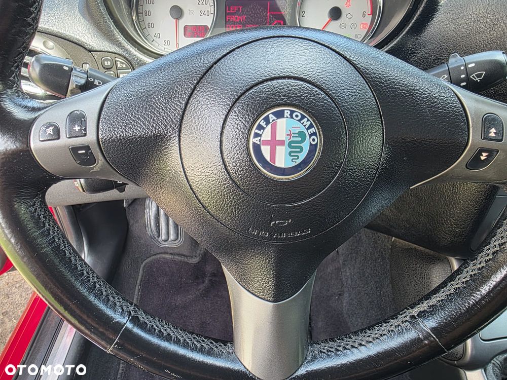Alfa Romeo GT 1.9 JTD M-Jet Sportiva - 30