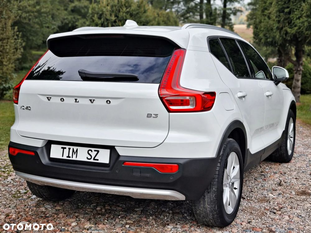 Volvo XC 40 B3 B DKG Essential - 11