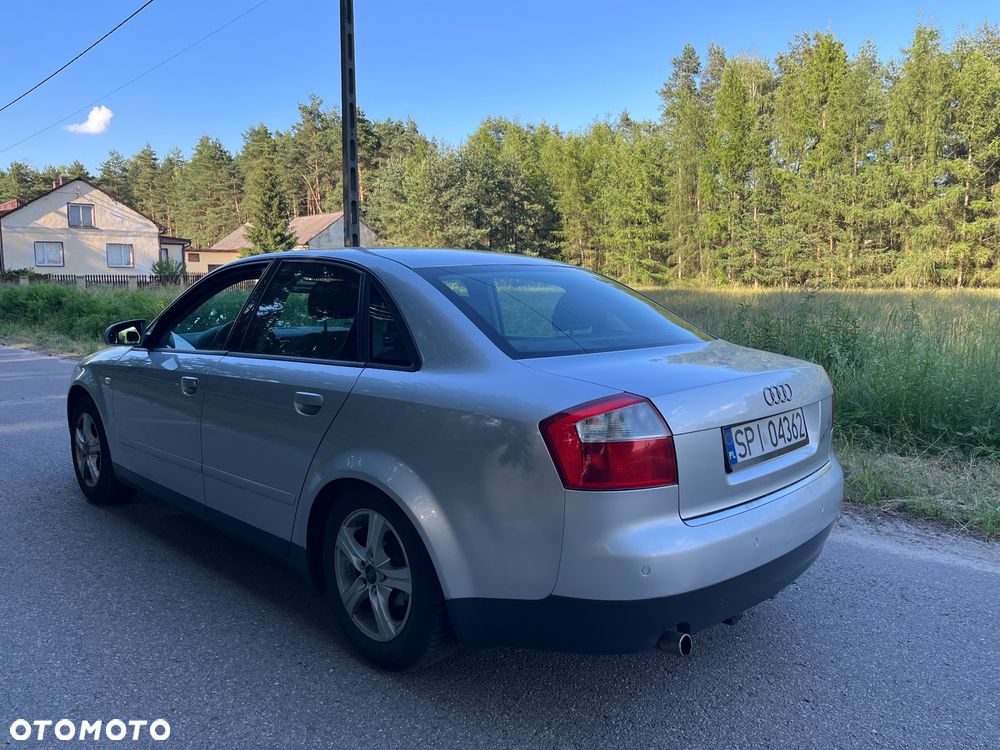 Audi A4 Limousine - 3