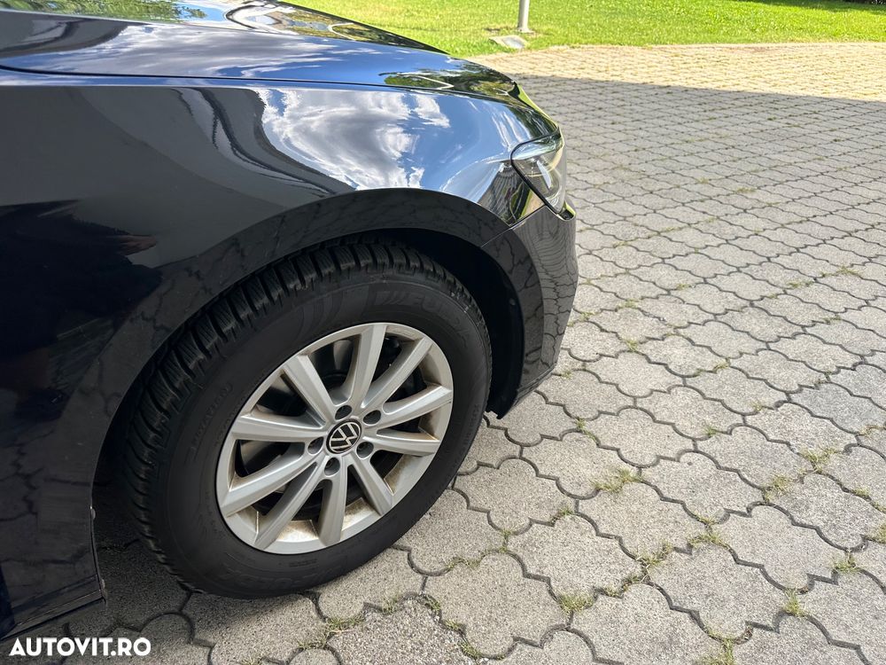 Volkswagen Passat - 37