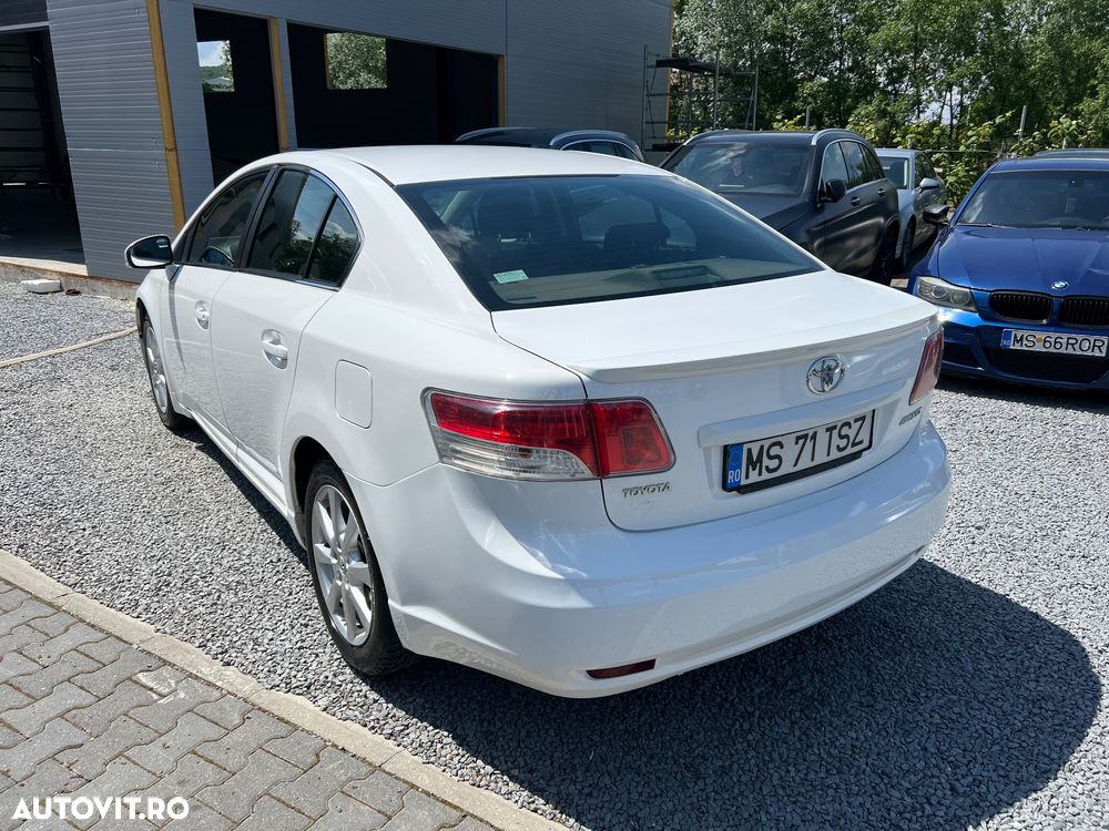 Toyota Avensis - 21
