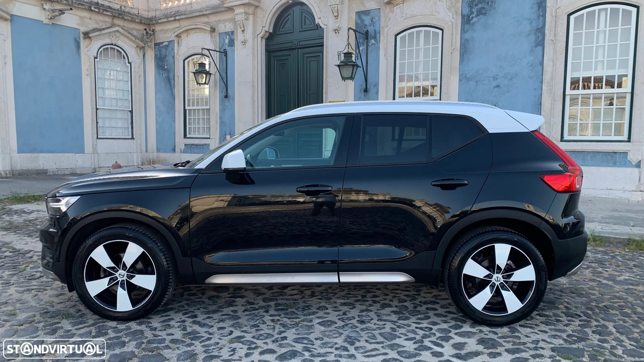 Volvo XC 40 2.0 D3 Momentum Plus Geartronic - 24