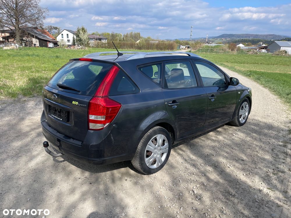 Kia Ceed 2011 photo 5