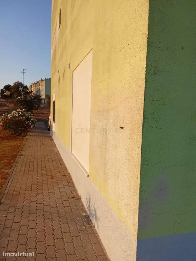 Loja com possibilidade de transformar em habitação ao abrigo do simple - Grande imagem: 3/9