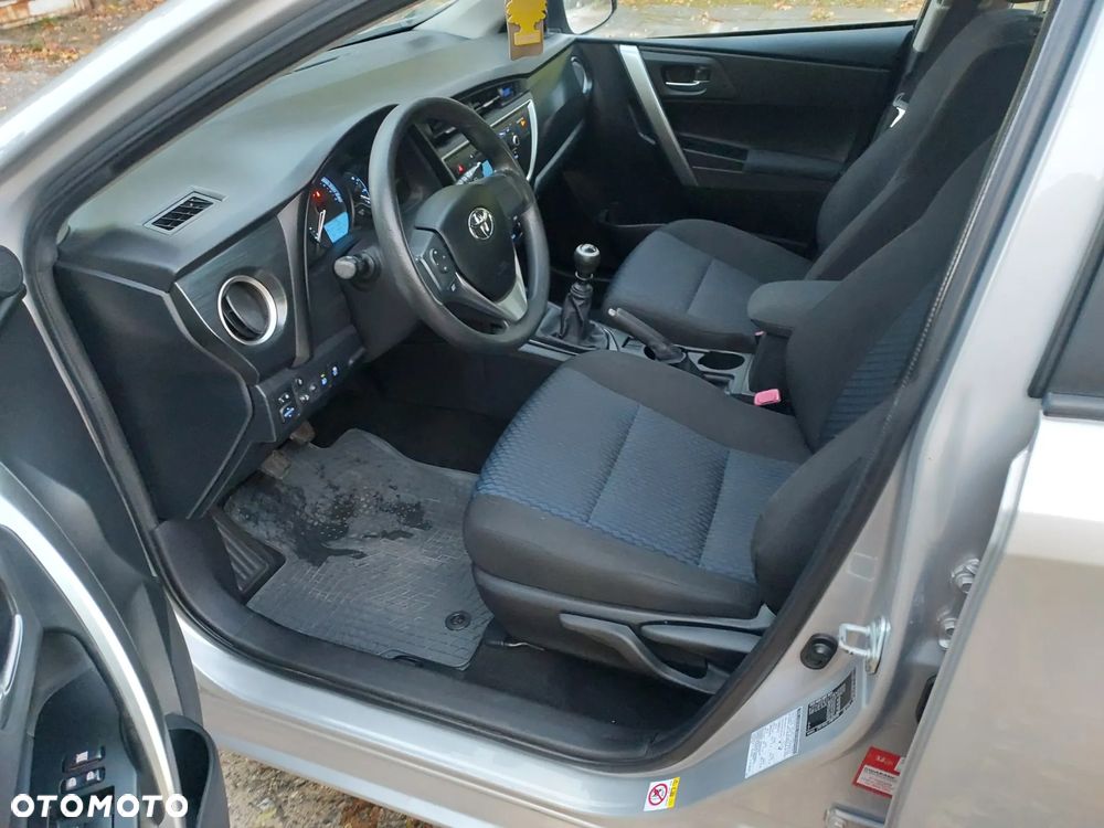 Toyota Auris 1.6 Dynamic - 6