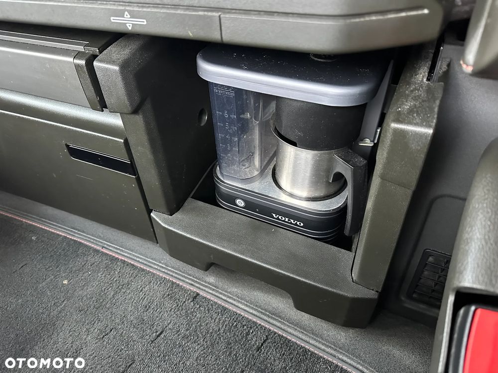 Volvo 2023 FH16 750KM 4x2 Globetrotter XL!!! - 16