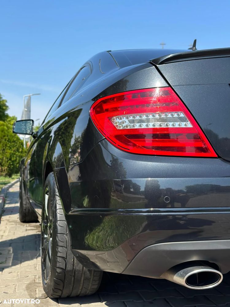 Mercedes-Benz C 220 CDI DPF Coupe (BlueEFFICIENCY) 7G-TRONIC - 3