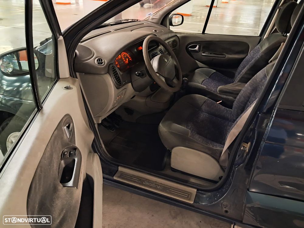 Renault Scénic 1.4 16V Expression - 11