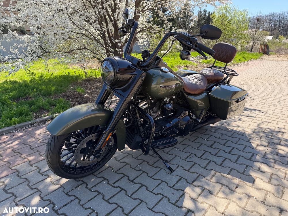 Harley-Davidson Road King Special - 2