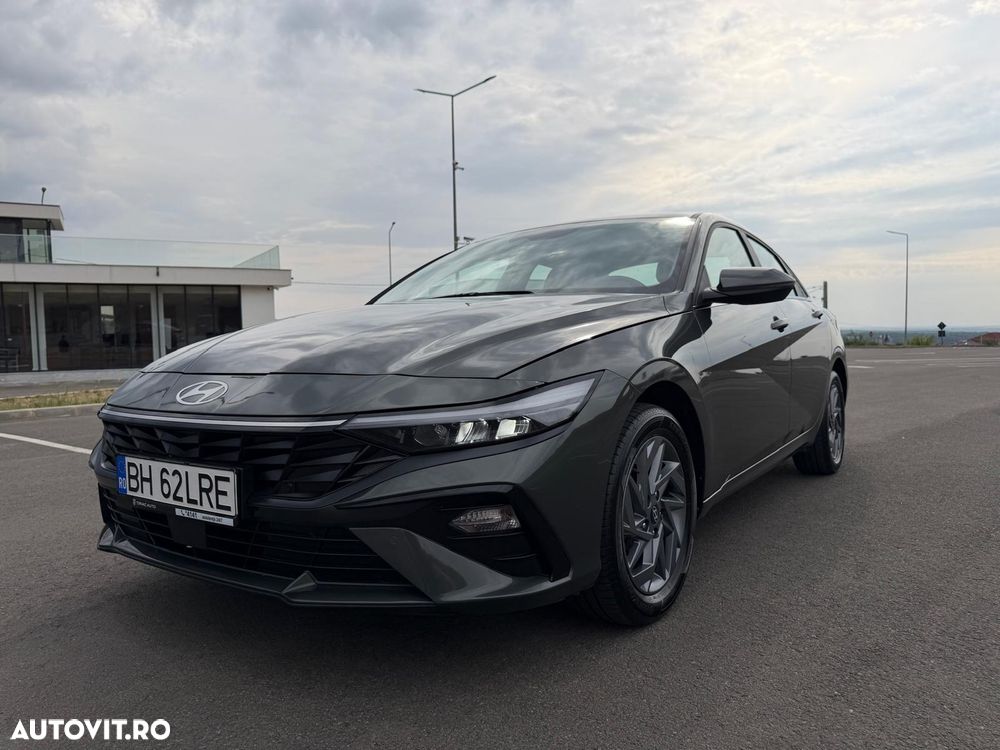 Hyundai Elantra 1.6 l 123 CP CVT Highway - 1
