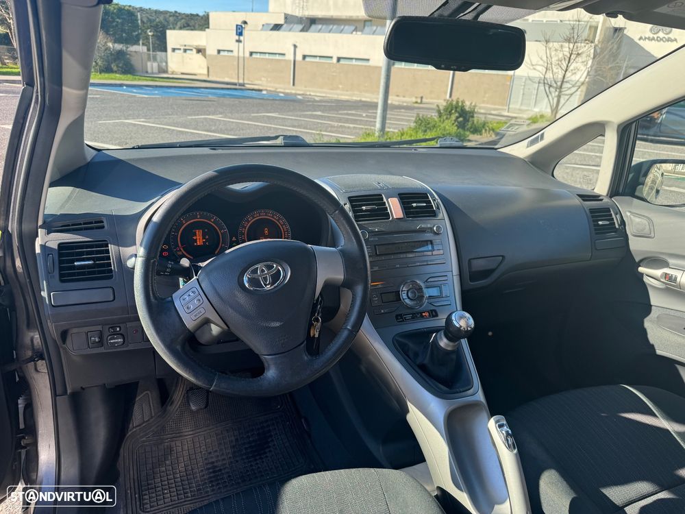 Toyota Auris 1.4 D-4D AC - 11