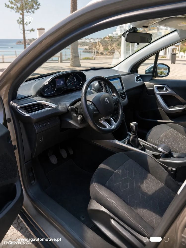 Peugeot 2008 PureTech 82 Style - 2