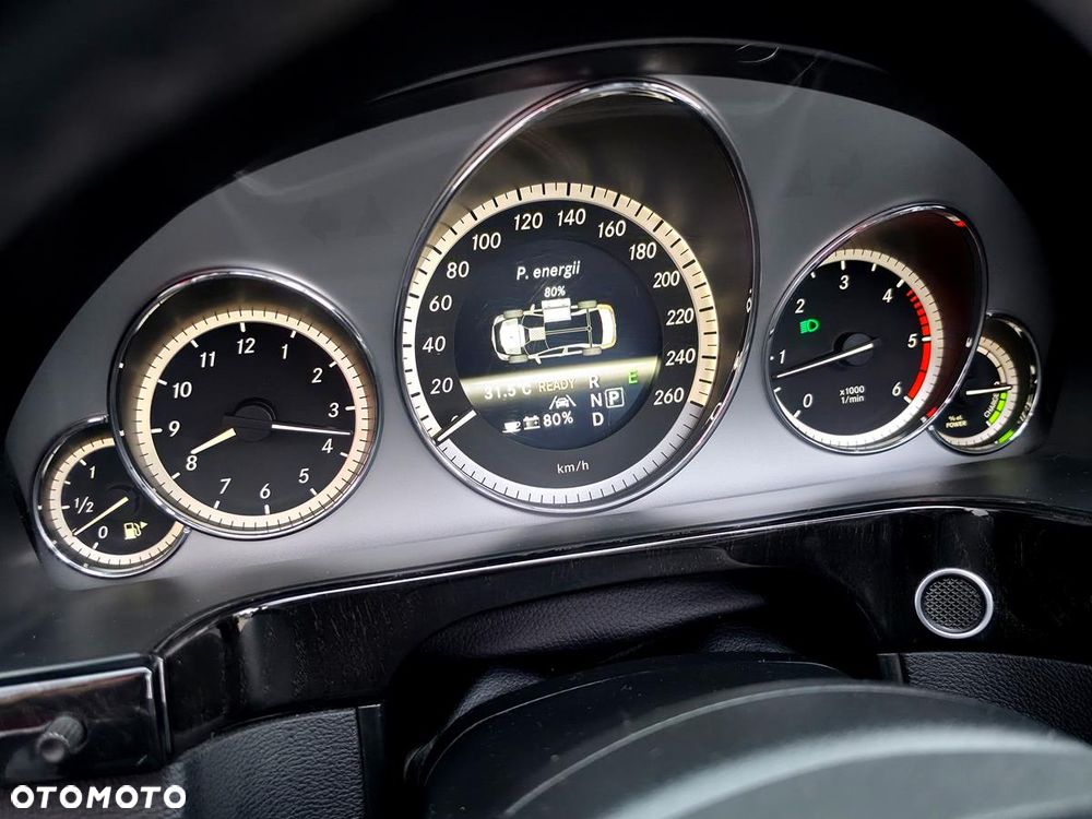 Mercedes-Benz Klasa E 300 BlueTEC HYBRID Avantgarde - 26