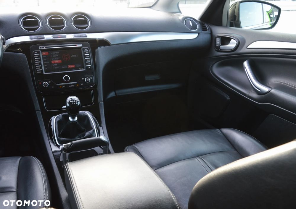 Ford S-Max - 26