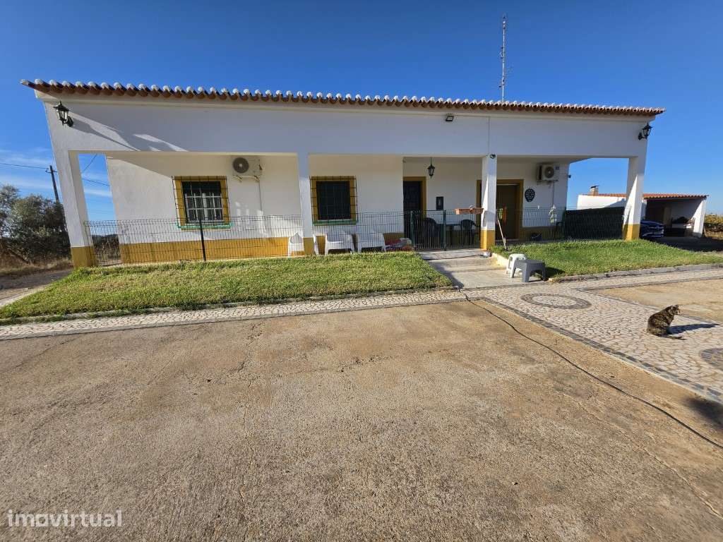 Monte T3 com Piscina inserido em 16 Hectares, sendo 11 hectares de ... - Grande imagem: 3/38