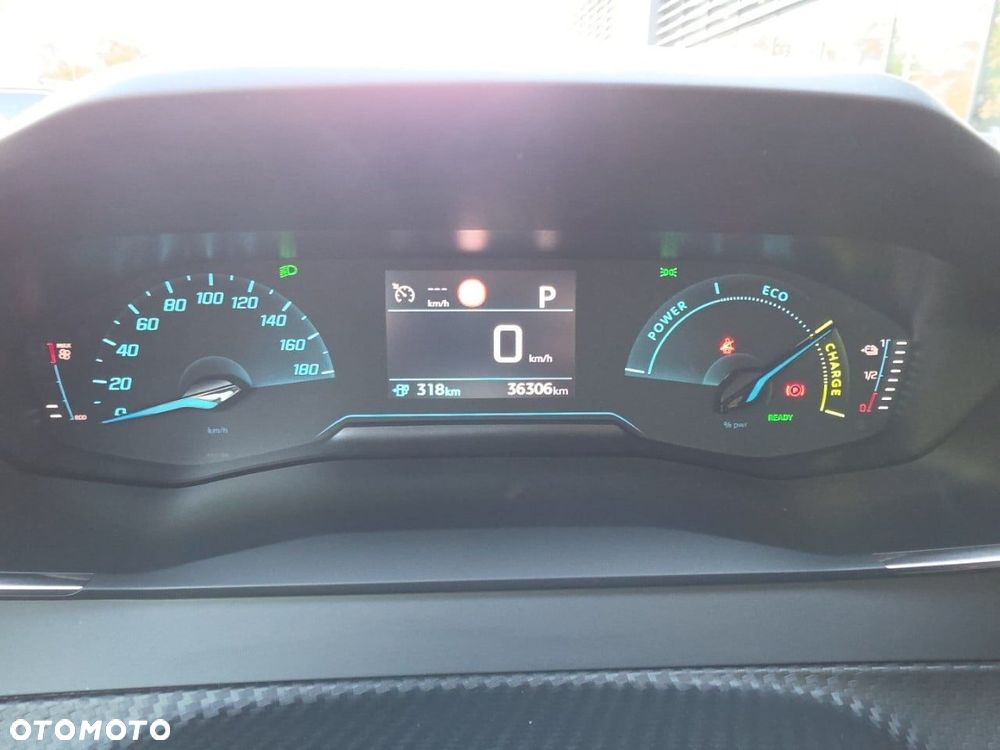 Peugeot 208 50kWh Active - 12