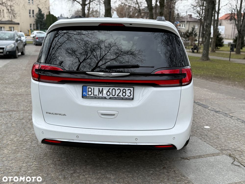 Chrysler Pacifica - 12