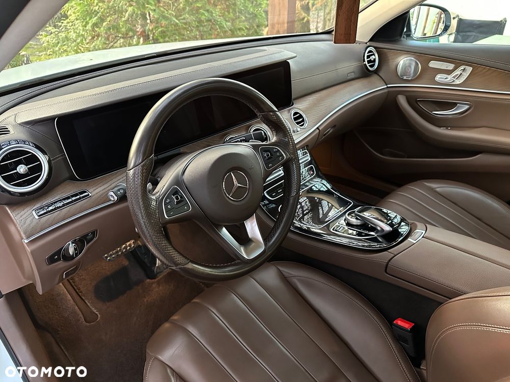 Mercedes-Benz Klasa E 220 d 4-Matic All-Terrain - 20