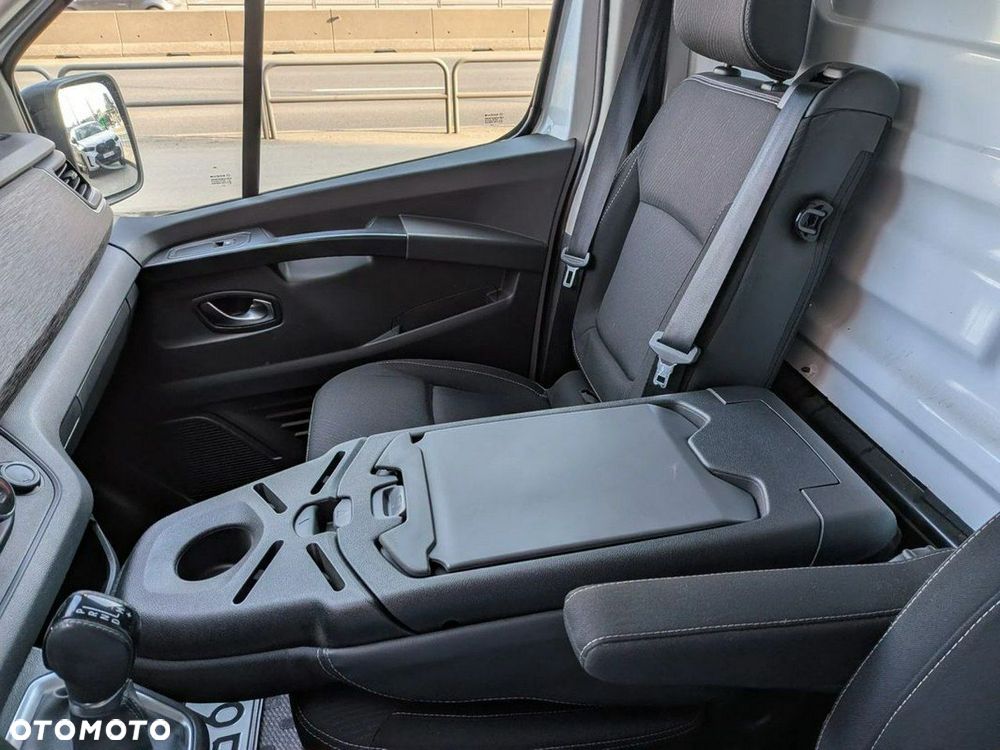 Renault Trafic - 28