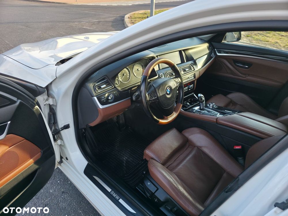 BMW Seria 5 525d Sport-Aut - 7