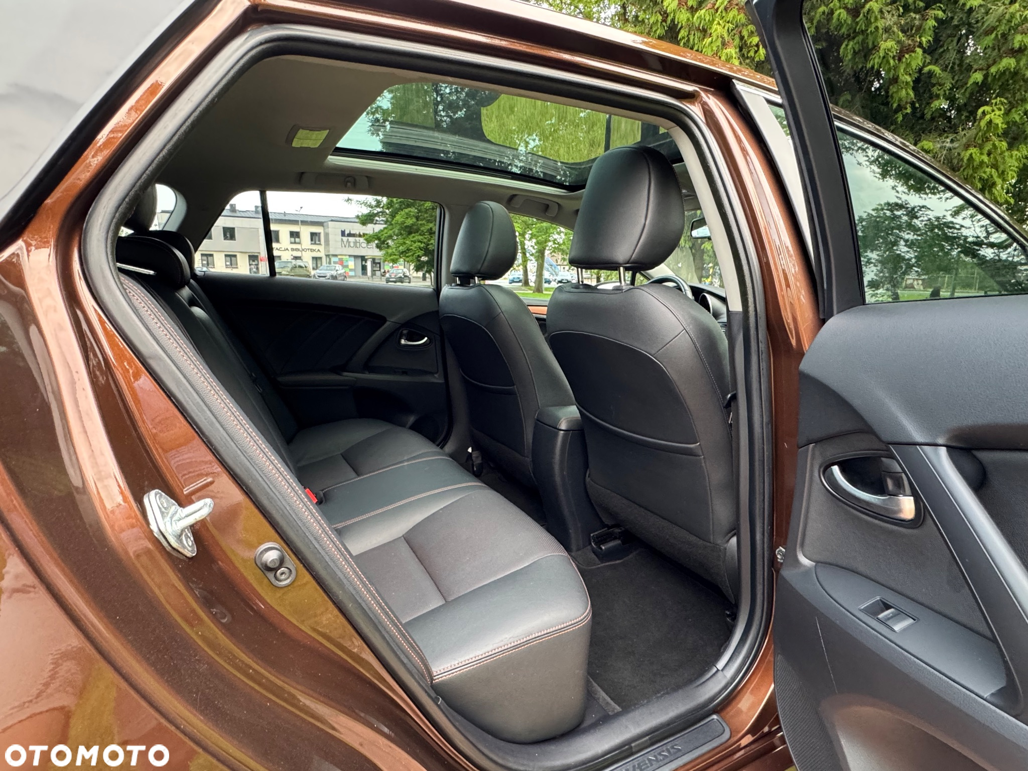 Toyota Avensis 2.0 D-4D Prestige - 34