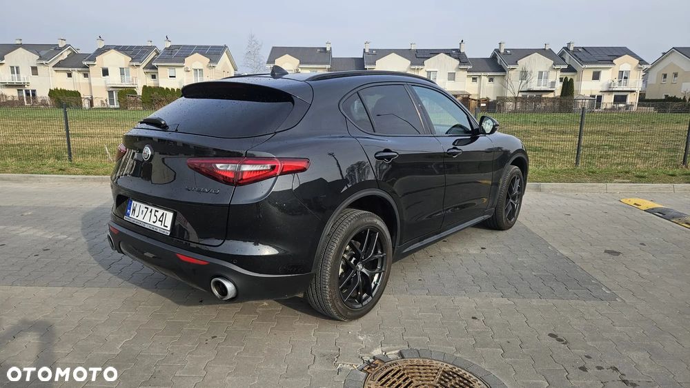 Alfa Romeo Stelvio 2.0 Turbo B-Tech Edition Q4 - 3