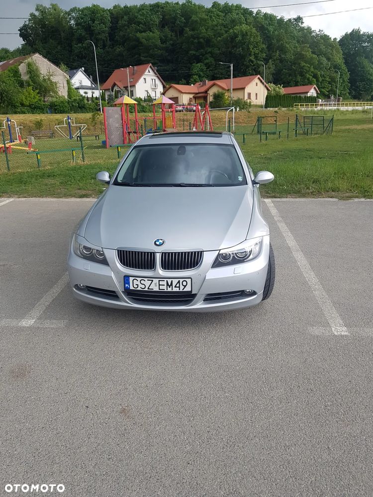 BMW Seria 3 330xi Touring - 6