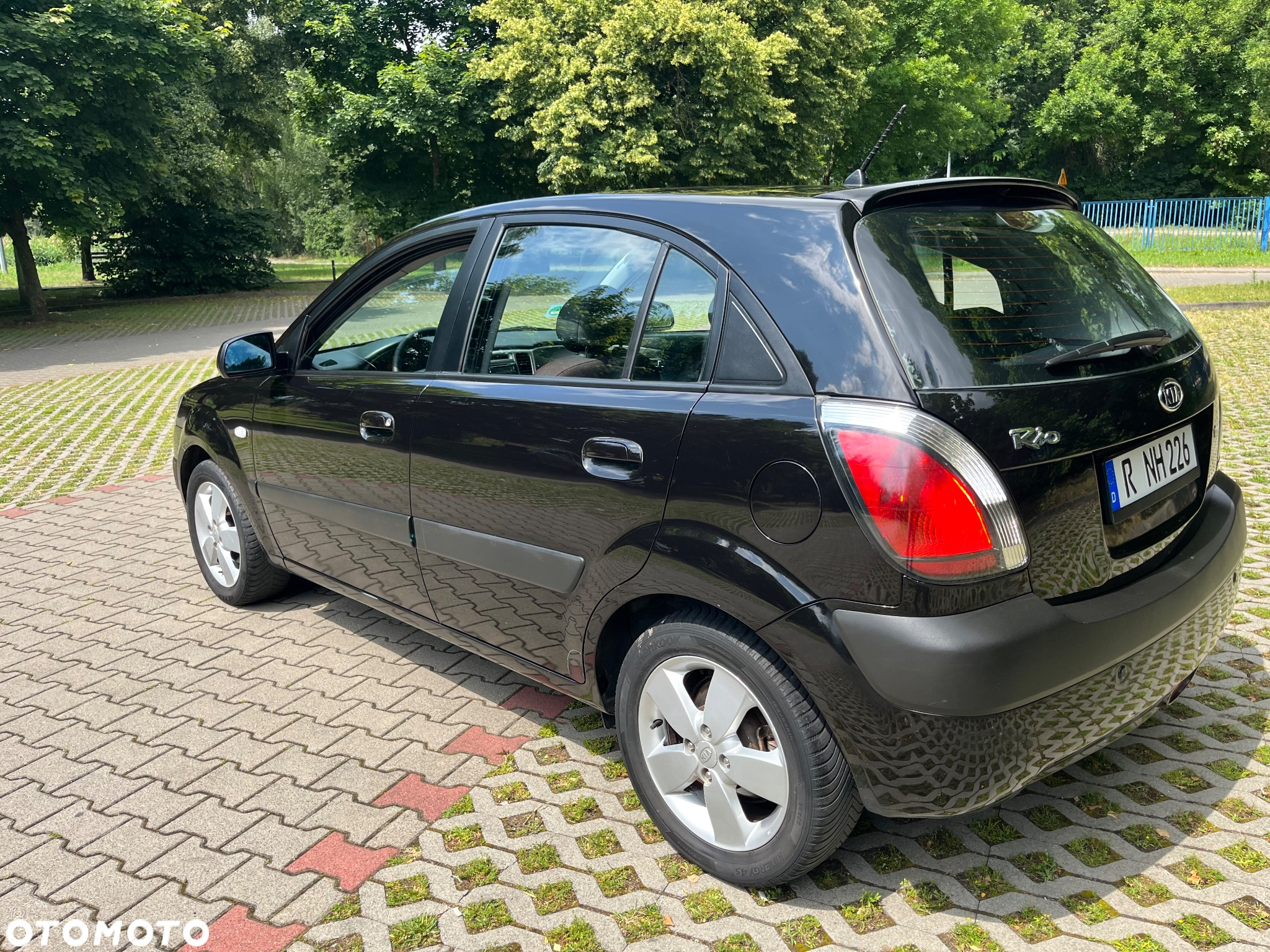 Kia Rio - 5