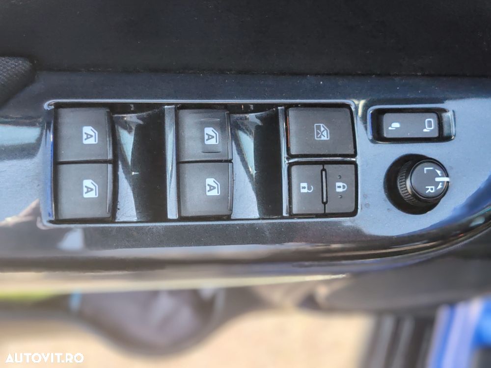 Toyota Hilux 2.4D 150CP 4x4 Double Cab AT Executive - 18