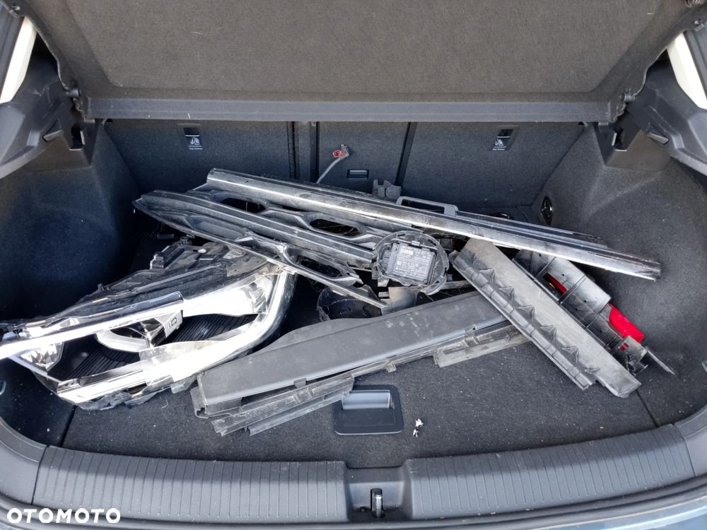 Volkswagen T-Roc - 10