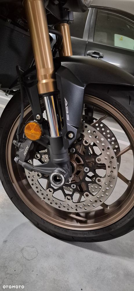 Honda CB - 12