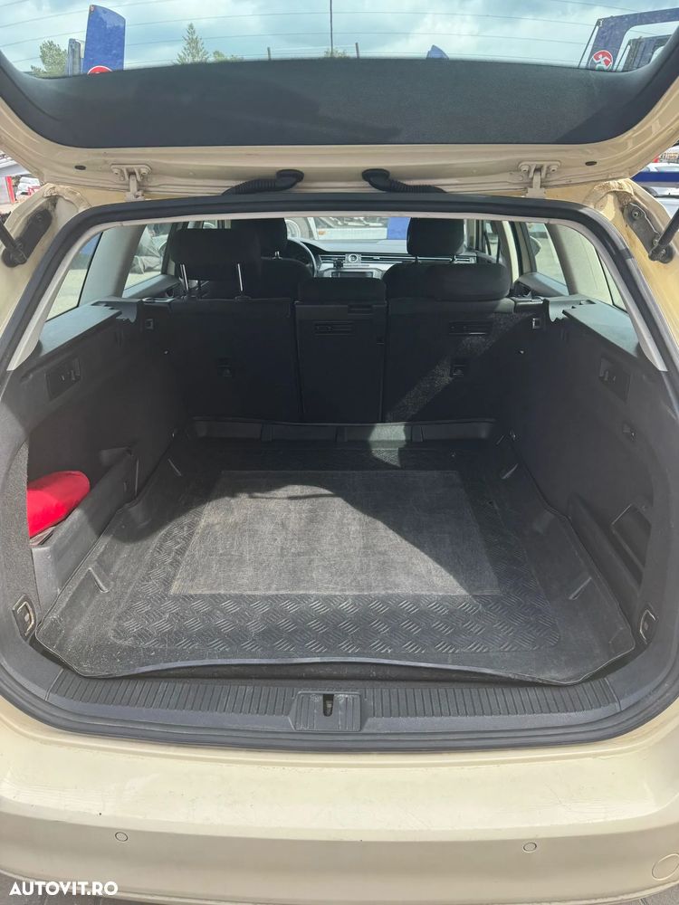 Volkswagen Passat 2.0 TDI (BlueMotion Technology) Comfortline - 11