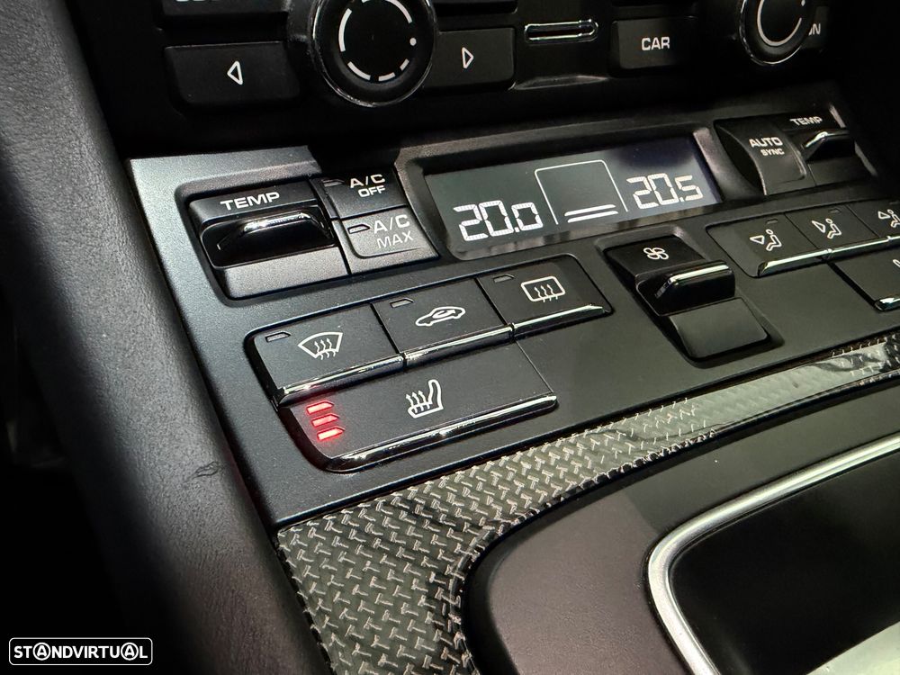 Porsche 911 (991) Turbo S - 24